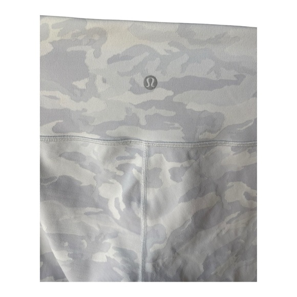 Lululemon Wunder Under Short 10"‎ *Ribbed Camo Jacquard Alpine White Starlight - Picture 10 of 16